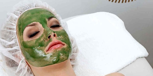 Masque soin de visage à la spiruline